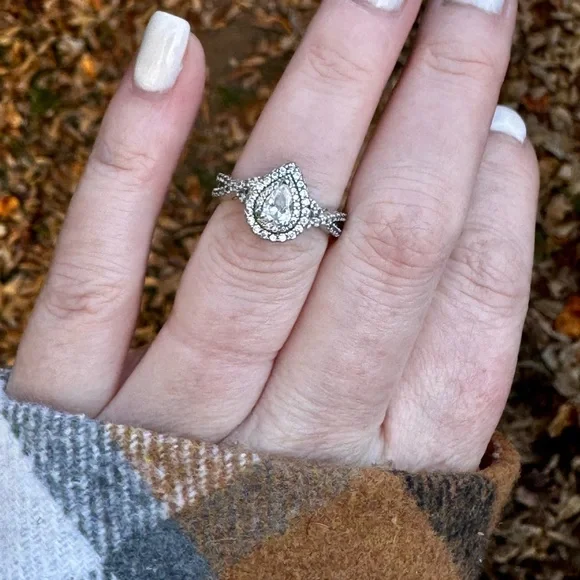 CZ Vera wang replica, .925 silver, size 5.5 - Picture 2 of 7